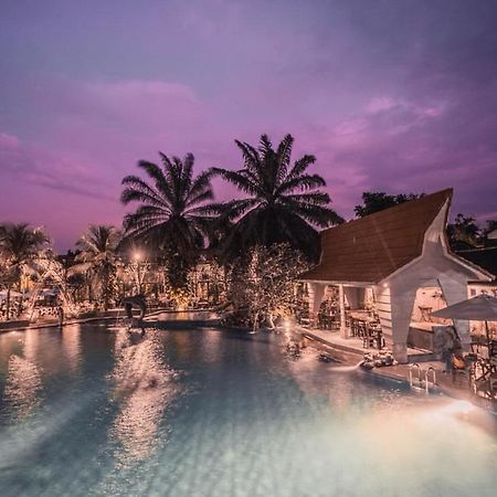 Bukit Daun Hotel And Resort Kediri  Esterno foto