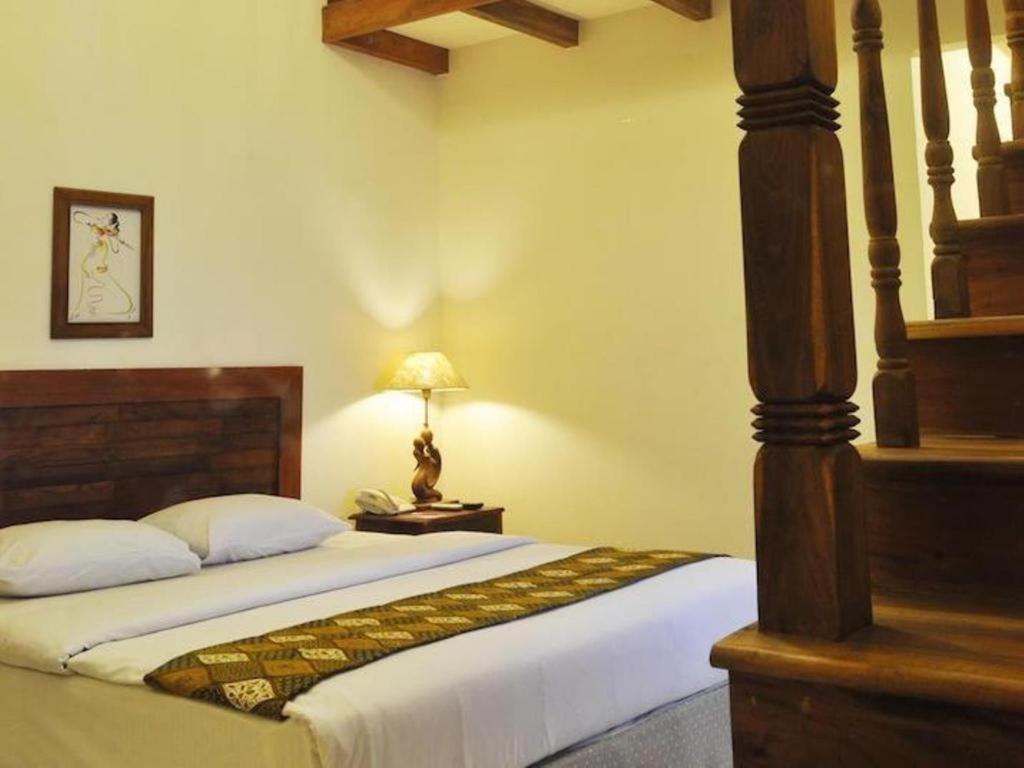 Bukit Daun Hotel And Resort Kediri  Esterno foto