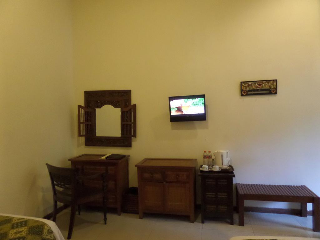 Bukit Daun Hotel And Resort Kediri  Esterno foto