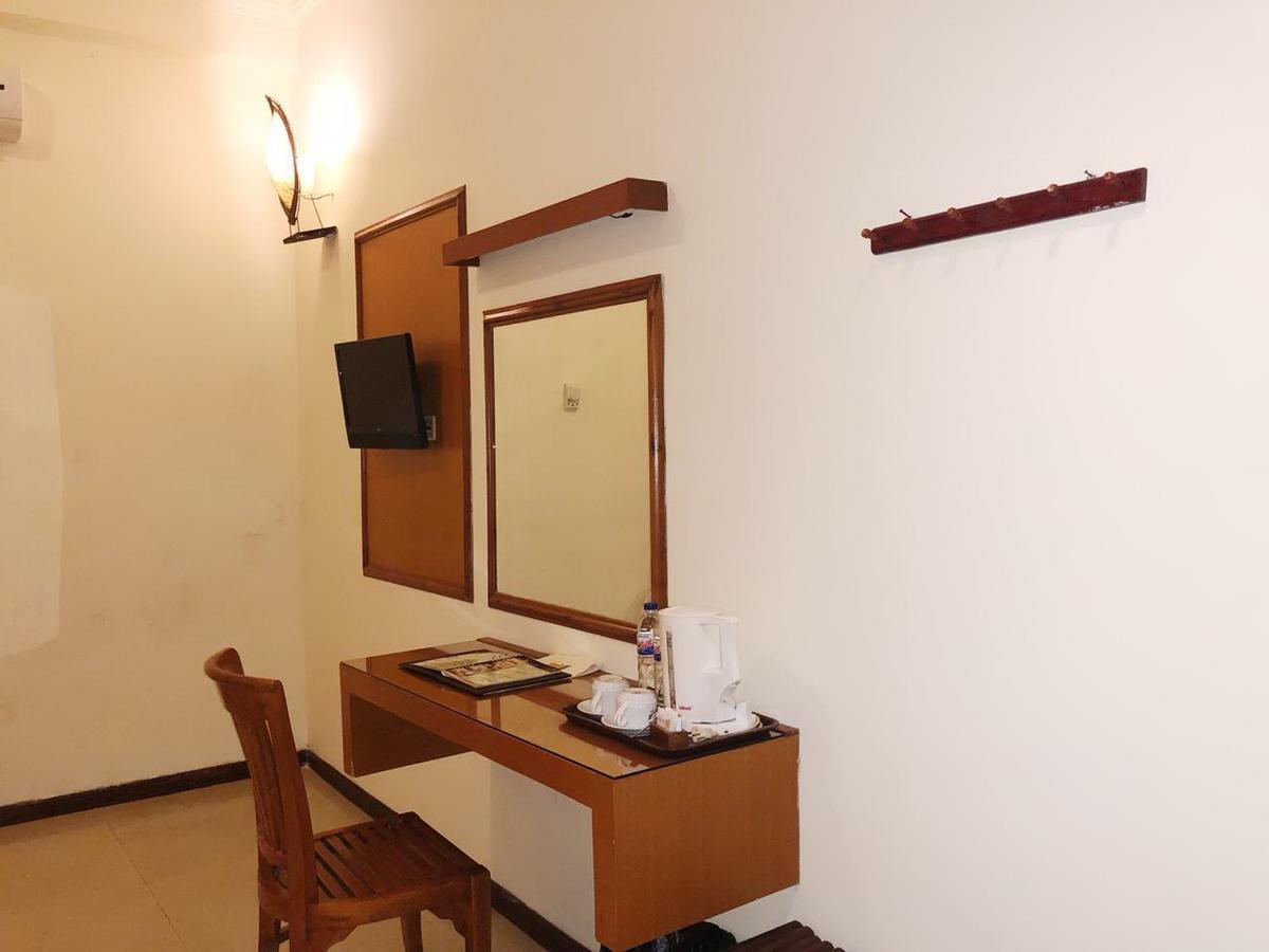 Bukit Daun Hotel And Resort Kediri  Esterno foto