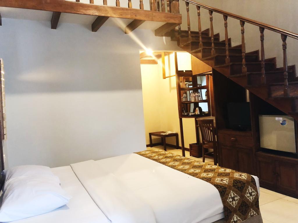 Bukit Daun Hotel And Resort Kediri  Esterno foto