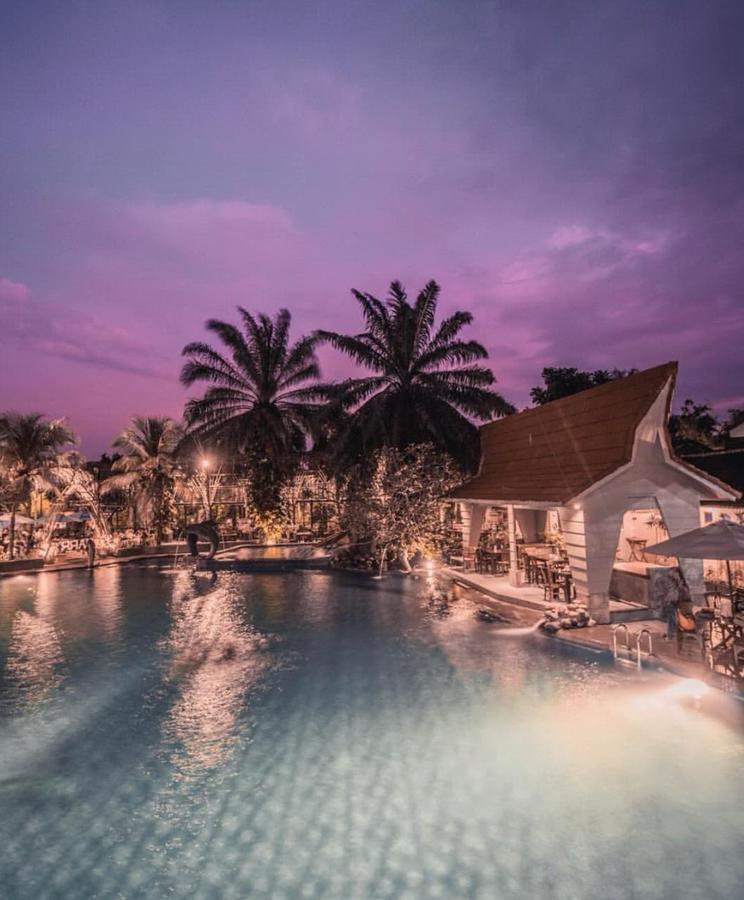 Bukit Daun Hotel And Resort Kediri  Esterno foto