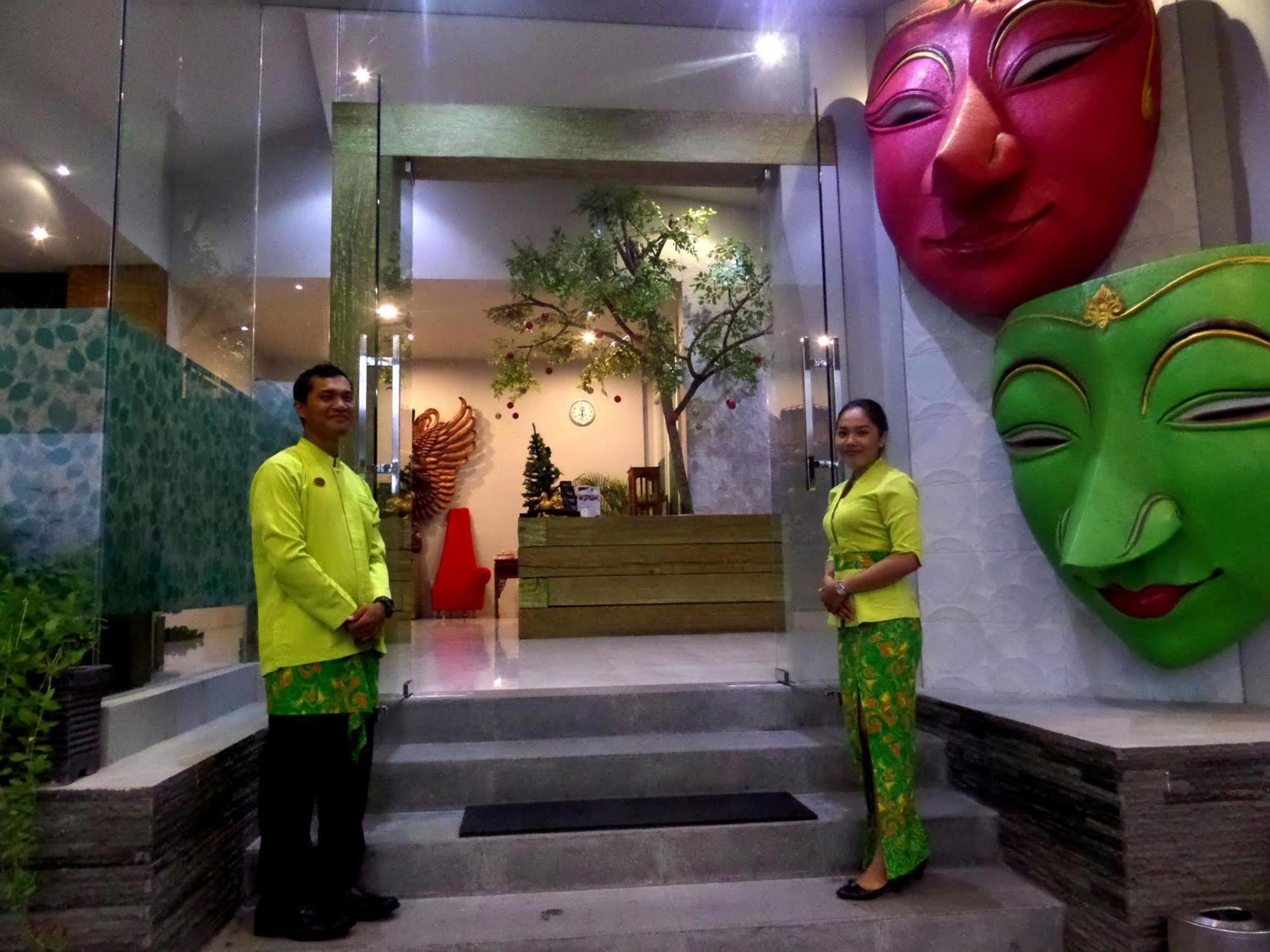 Bukit Daun Hotel And Resort Kediri  Esterno foto