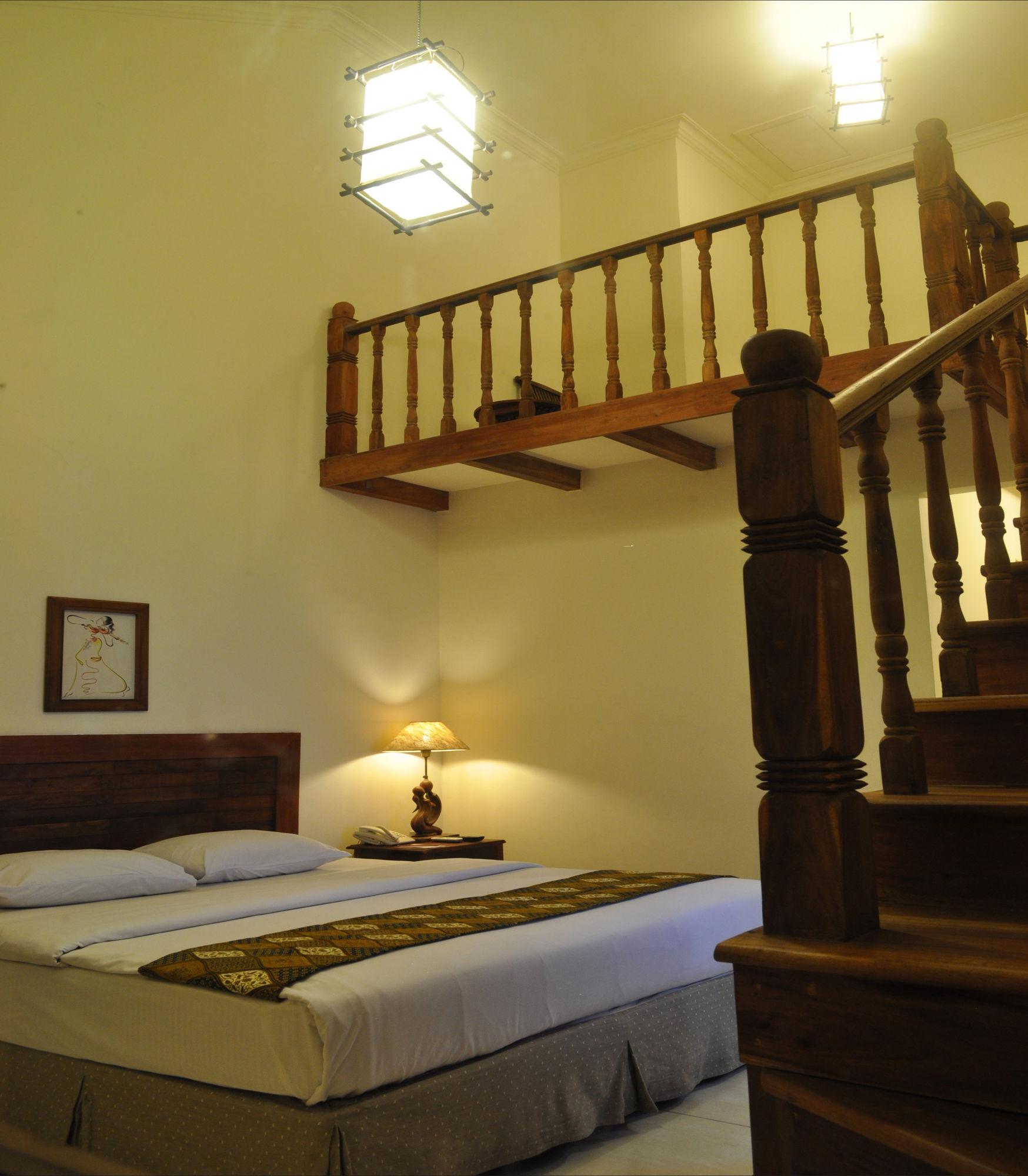 Bukit Daun Hotel And Resort Kediri  Esterno foto