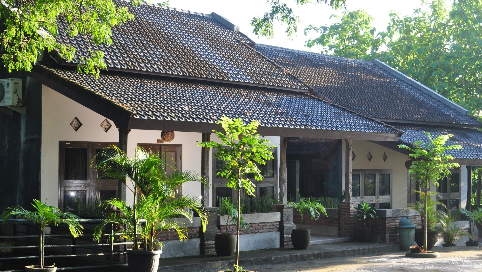 Bukit Daun Hotel And Resort Kediri  Esterno foto